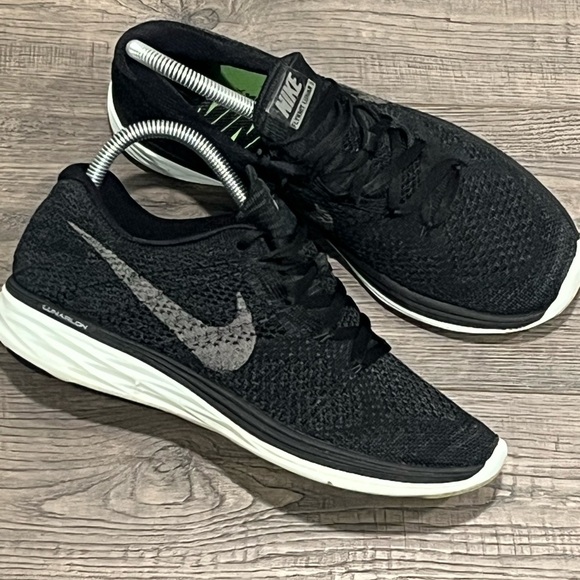 Nike WMNS Flyknit Lunar3 Midnight Pack 826838-003 Size 8 - Picture 2 of 15